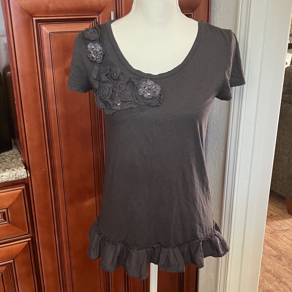 YK2 Daisy Fuentes Charcoal Ruffled Tee Size:S